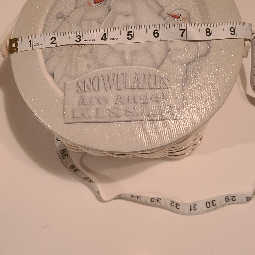 Snowflakes are Angel Kisses" Hinged basket Lid - Picture 12 of 14